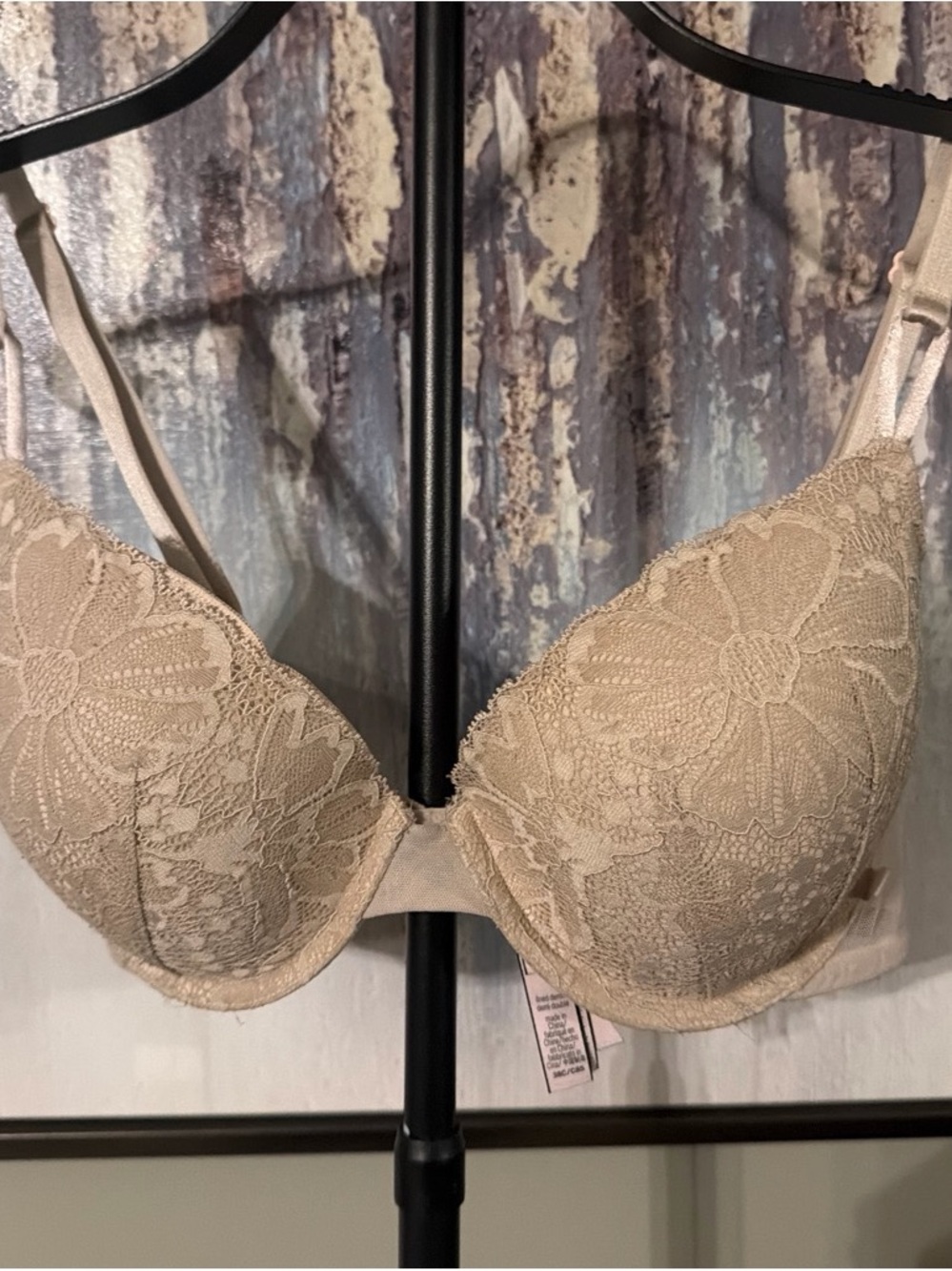 Victoria's Secret Beige Lace Push-Up Bra
